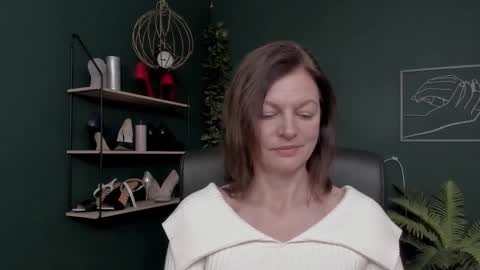 Vivian online show from December 5, 7:52 am