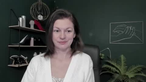 Vivian online show from February 3, 8:19 am