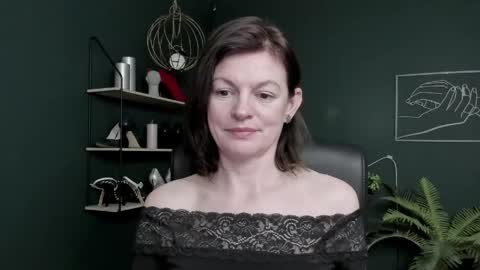 Vivian online show from April 15, 6:36 am