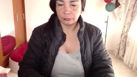 vivian_milf_paint online show from December 19, 12:41 pm