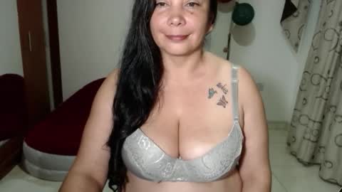 vivian_milf_paint online show from November 14, 12:10 am