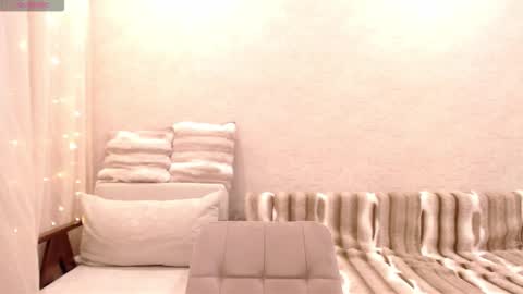 Vivian online show from January 14, 4:12 pm