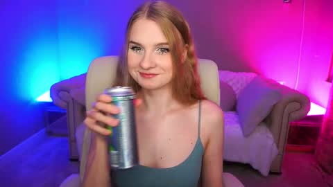 Vivien online show from October 29, 8:00 pm