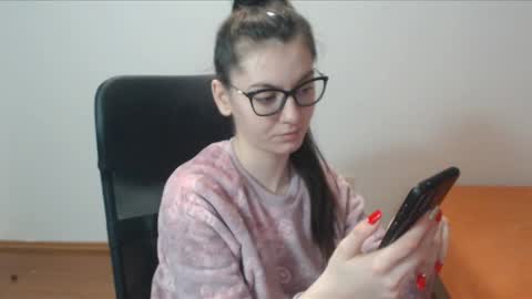 Vivian Gray online show from February 4, 4:29 pm