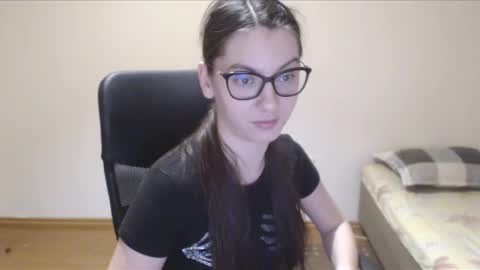 Vivian Gray online show from March 7, 9:06 pm