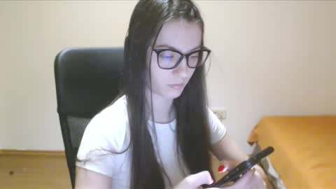 Vivian Gray online show from February 9, 6:05 pm