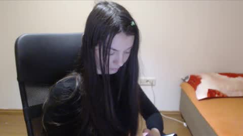 Vivian Gray online show from December 13, 2:49 pm