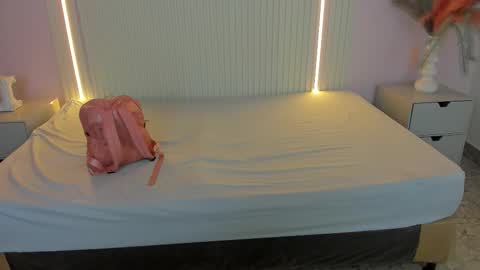 vivianowen9 online show from March 16, 12:09 pm