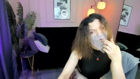 Vivien online show from July 4, 8:38 pm