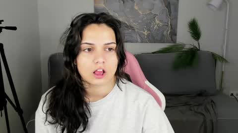 vivien_ross online show from May 18, 1:26 am