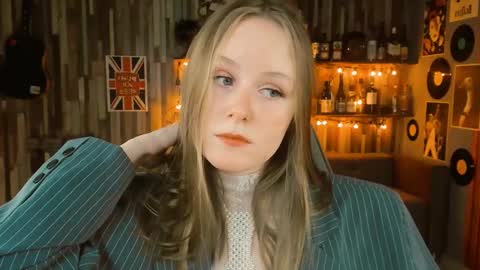 Snapshot of vivienleeigh chatting on February 20, 1:08 pm Vivien online show from February 20, 1:08 pm