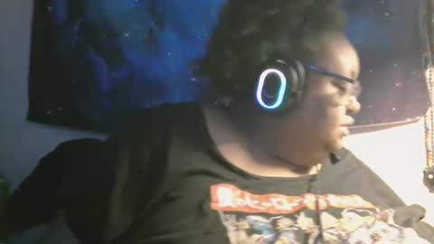 vivvimarionette online show from April 19, 8:55 pm