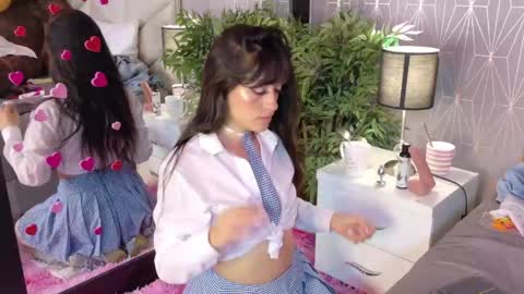 Vixen  online show from April 11, 11:25 am