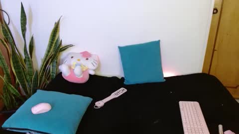 kitty SUPORT ME AND MY BABY SINGLE MOMY online show from February 11, 6:59 am