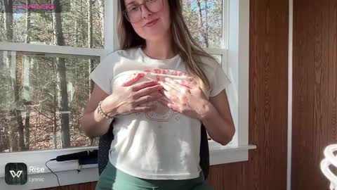 Snapshot of wanderlustjade chatting on December 10, 5:33 pm Jade online show from December 10, 5:33 pm