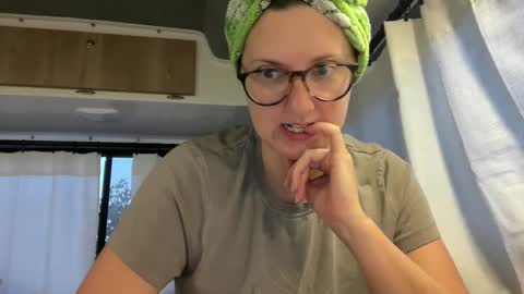 Snapshot of wanderlustjade chatting on February 2, 1:19 pm Jade online show from February 2, 1:19 pm