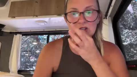 Snapshot of wanderlustjade chatting on March 7, 9:27 pm Jade online show from March 7, 9:27 pm