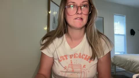 Snapshot of wanderlustjade chatting on January 20, 3:50 pm Jade online show from January 20, 3:50 pm