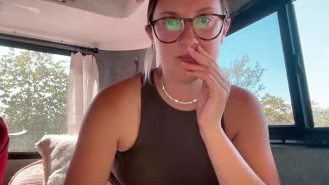 Snapshot of wanderlustjade chatting on February 12, 4:11 pm Jade online show from February 12, 4:11 pm