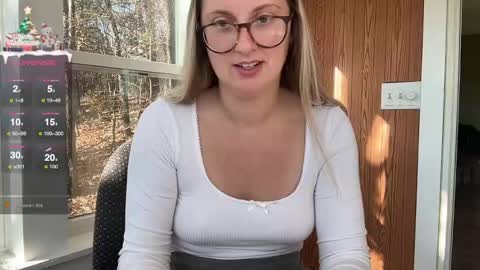 Snapshot of wanderlustjade chatting on December 11, 6:42 pm Jade online show from December 11, 6:42 pm