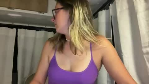 Snapshot of wanderlustjade chatting on February 7, 12:42 am Jade online show from February 7, 12:42 am