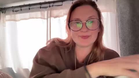 Jade online show from April 20, 9:40 pm