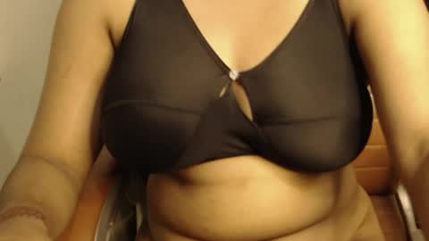 mina online show from March 31, 7:36 pm