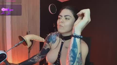 Snapshot of wednesdayfriday chatting on October 2, 6:35 pm Wednesday Birthday show December 18 online show from October 2, 6:35 pm