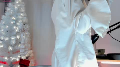 wendymoah online show from December 10, 1:00 am