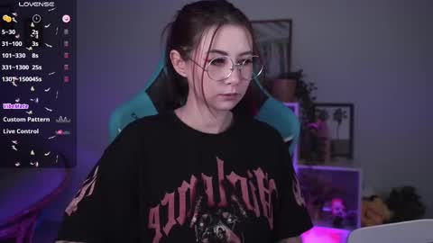 little girl who is always rightLisa online show from February 27, 2:21 am