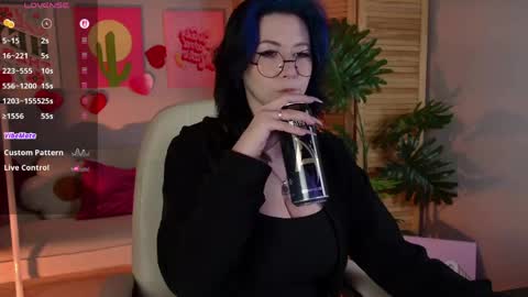 little girl who is always rightLisa online show from April 11, 1:22 am