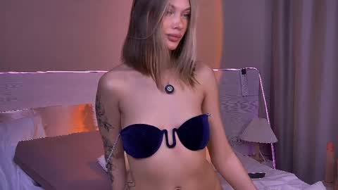 wet_land_ online show from April 15, 7:58 pm