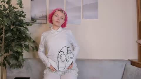 Lola online show from July 10, 1:44 pm