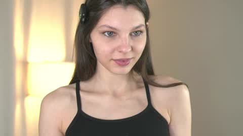 Naomi online show from December 11, 11:32 pm