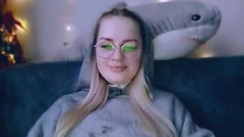 whitehex666 online show from January 13, 1:15 pm