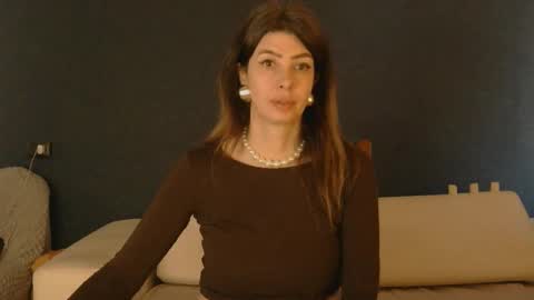 White Queen online show from March 13, 10:27 am