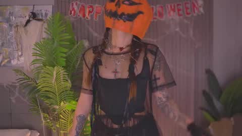 Audrey online show from October 31, 8:18 am