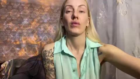 wildforestmuse  twitter online show from March 4, 6:20 am