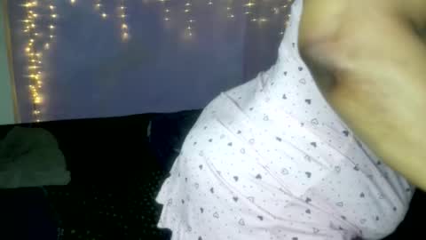 wilmaassylum online show from December 17, 5:33 am