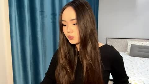 Amina online show from April 6, 3:13 pm