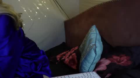 WishGoddes online show from November 28, 6:44 pm