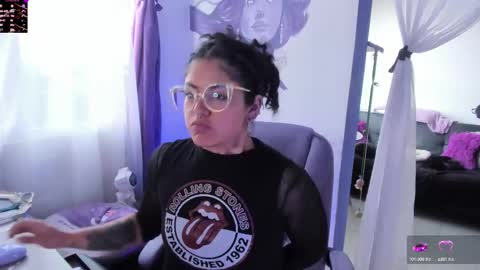     Luna Violeta  A r t i s t  online show from October 17, 6:44 pm