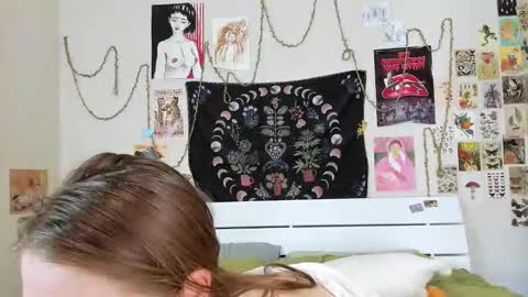 wonderconnie online show from November 11, 5:14 am