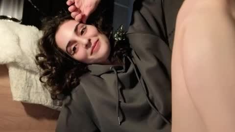 Stia online show from January 9, 1:37 pm