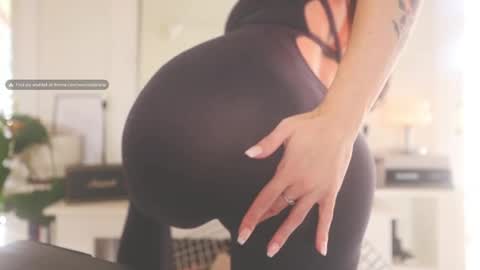 Brielle online show from February 26, 11:15 pm