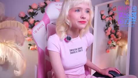 wow_angel online show from June 27, 5:52 am