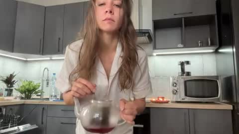 Beth online show from June 12, 5:48 am