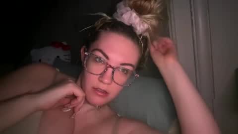 Mariah  online show from January 29, 12:01 am