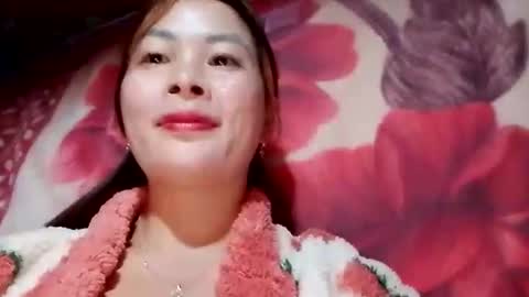 xuxulove00 online show from December 15, 12:05 am