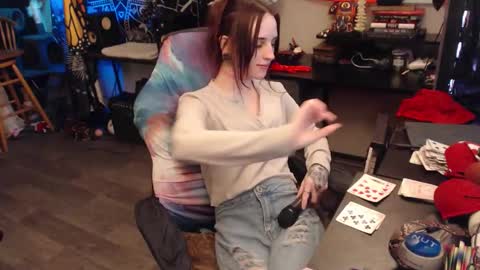 Lilith online show from October 31, 3:52 am